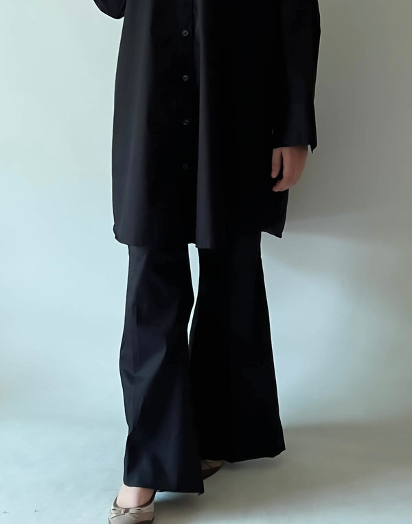 Black boot-leg pants